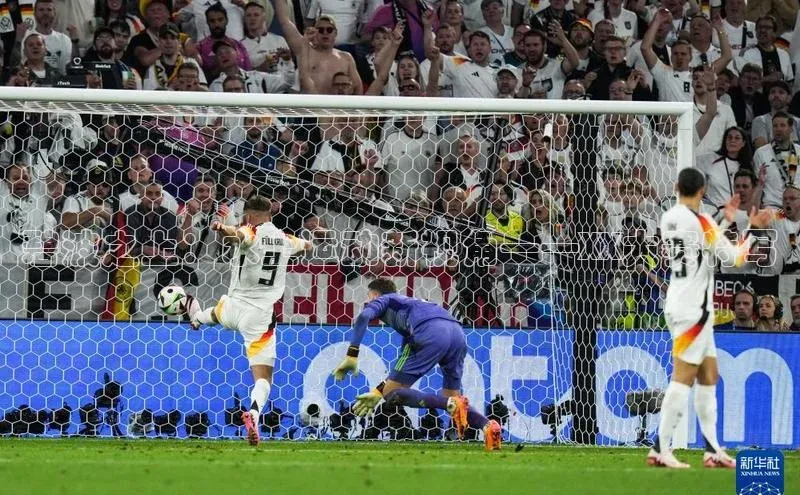 碧波之上：水上运动新视角——XX大赛特写